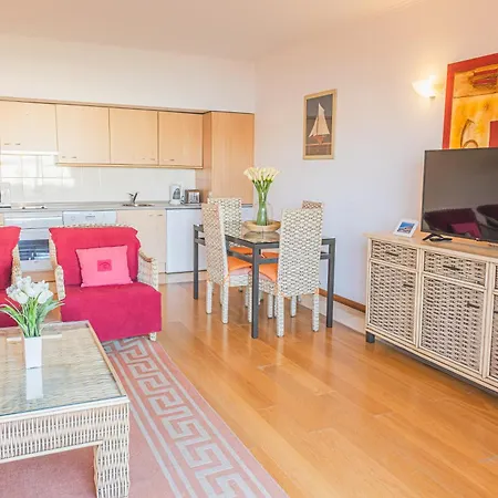 Marina Sea View Apartment